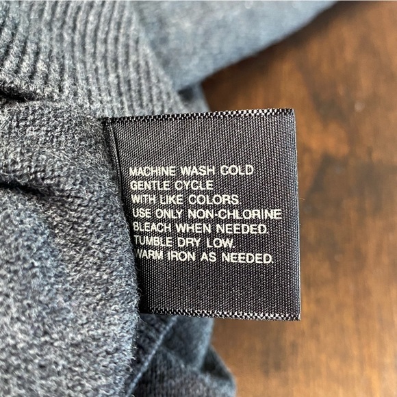 J. FERRAR V-Neck Argyle Sweater - Picture 6 of 10